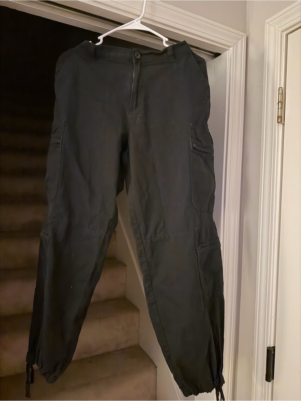 Aeropostale Black Women's Cargo Ankle Pants